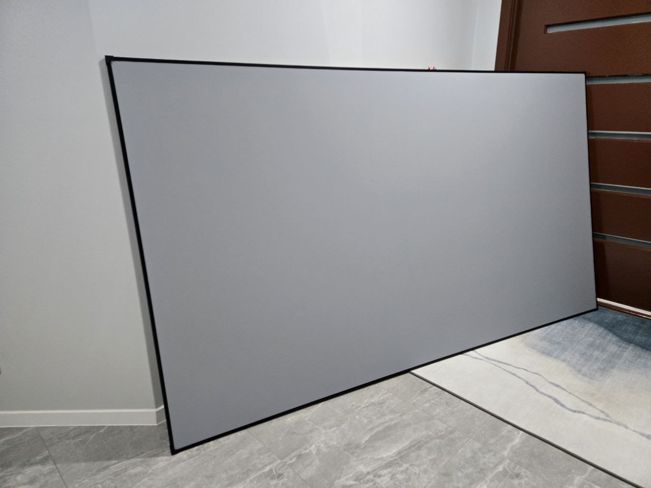 Fixed Frame Screen